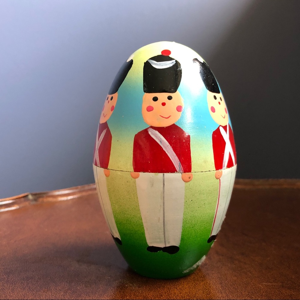 Vintage Beefeater Guard Toy - Picture 6 of 11